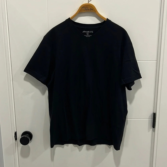 Eddie Bauer Other - Eddie Bauer classic v-neck short sleeve shirt size large